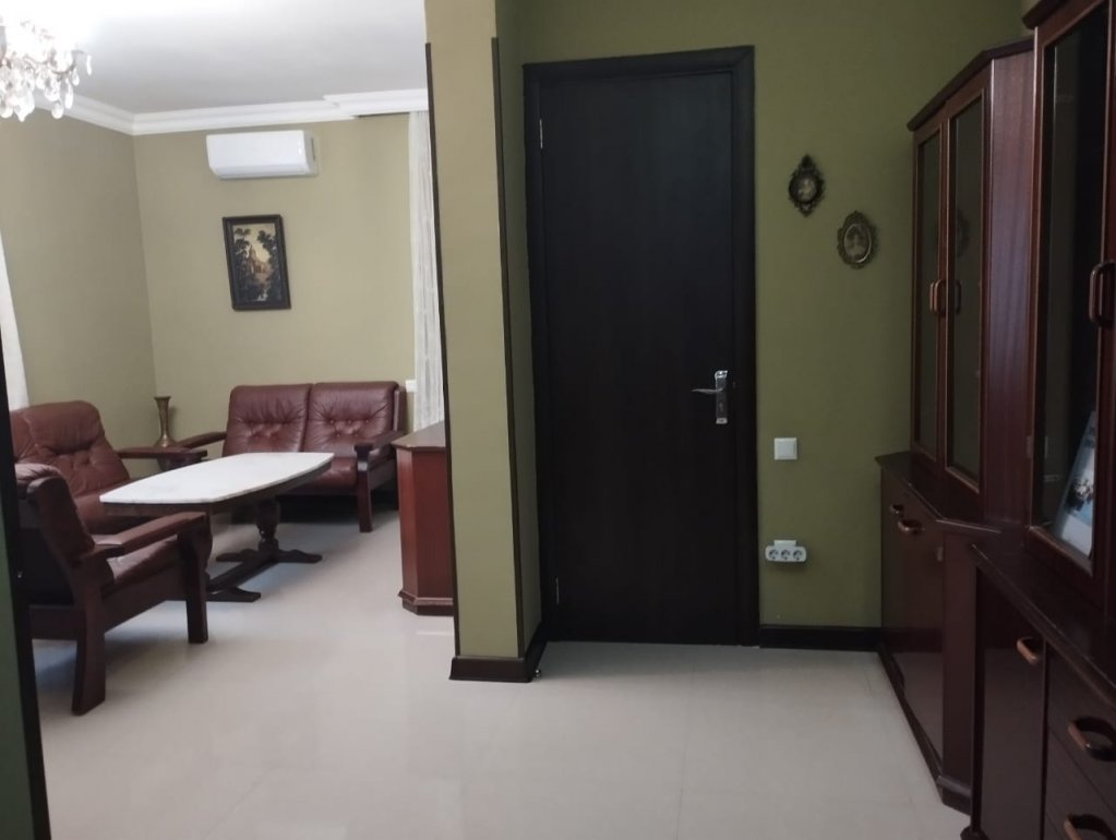 3-комнатная квартира в центре Батуми id-1095 -  аренда квартиры в Батуми
