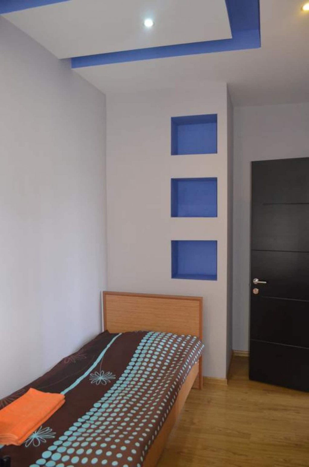 Spacious apartment on Rustaveli Avenue id-110 -  rent an apartment in Batumi