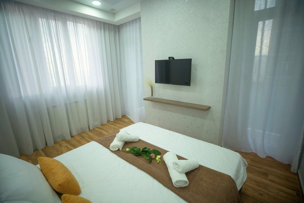 Семейный номер с двумя спальнями в отеле "Comfort Time 17" #1709 id-1010 - аренда апартаментов в Батуми
