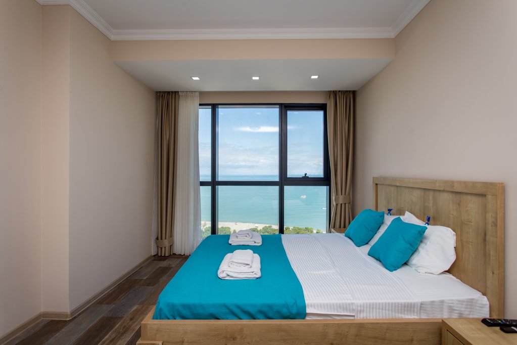 2-bedroom apartment near the beach id-1033 -  rent an apartment in Batumi