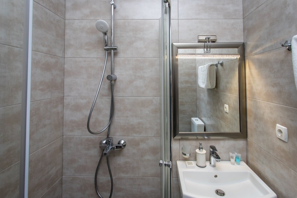 2-bedroom apartment near the beach id-1033 - Batumi Vacation Rentals