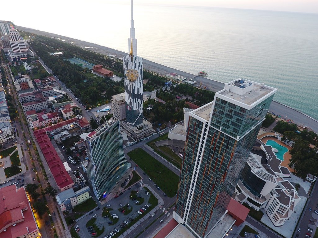 2-bedroom apartment near the beach id-1033 -  rent an apartment in Batumi