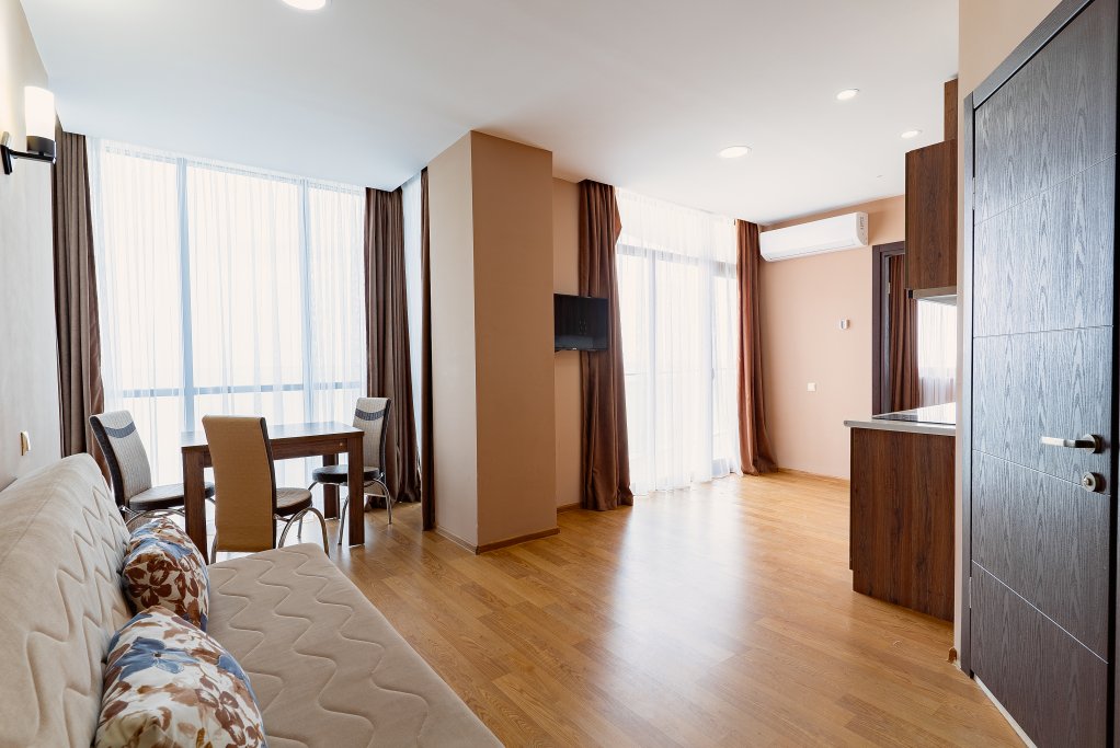 Bright and spacious 1-bedroom apartment near the sea id-1040 -  rent an apartment in Batumi