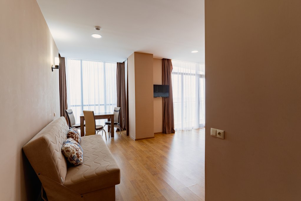 Bright and spacious 1-bedroom apartment near the sea id-1040 -  rent an apartment in Batumi