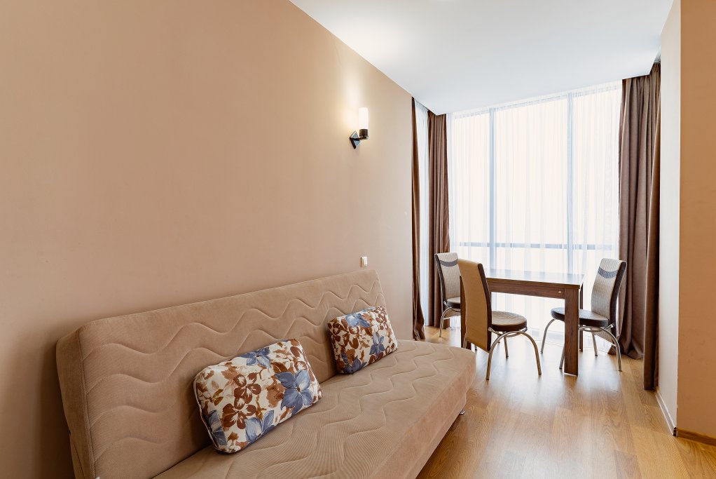 Bright and spacious 1-bedroom apartment near the sea id-1040 -  rent an apartment in Batumi