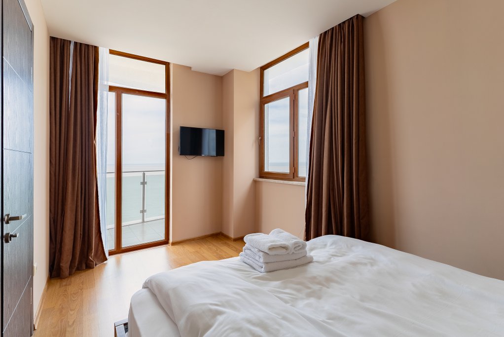 Bright and spacious 1-bedroom apartment near the sea id-1040 - Batumi Vacation Rentals