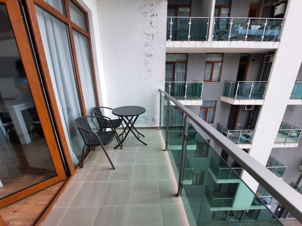 Студия в комплексе "Aqua" id-1093 -  аренда квартиры в Батуми