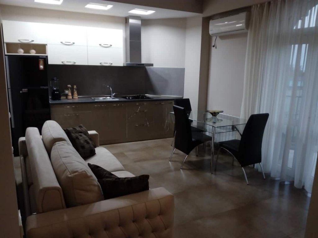 Spacious apartment on Rustaveli Avenue id-110 -  rent an apartment in Batumi