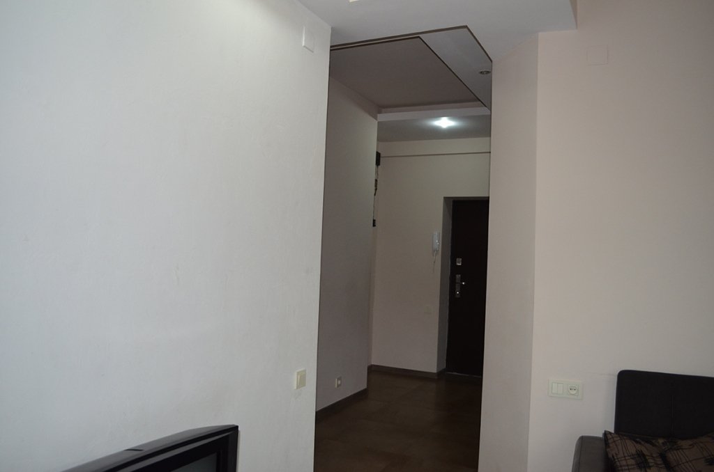 Spacious apartment on Rustaveli Avenue id-110 -  rent an apartment in Batumi