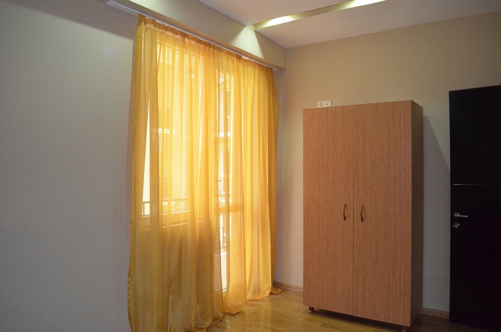 Spacious apartment on Rustaveli Avenue id-110 -  rent an apartment in Batumi