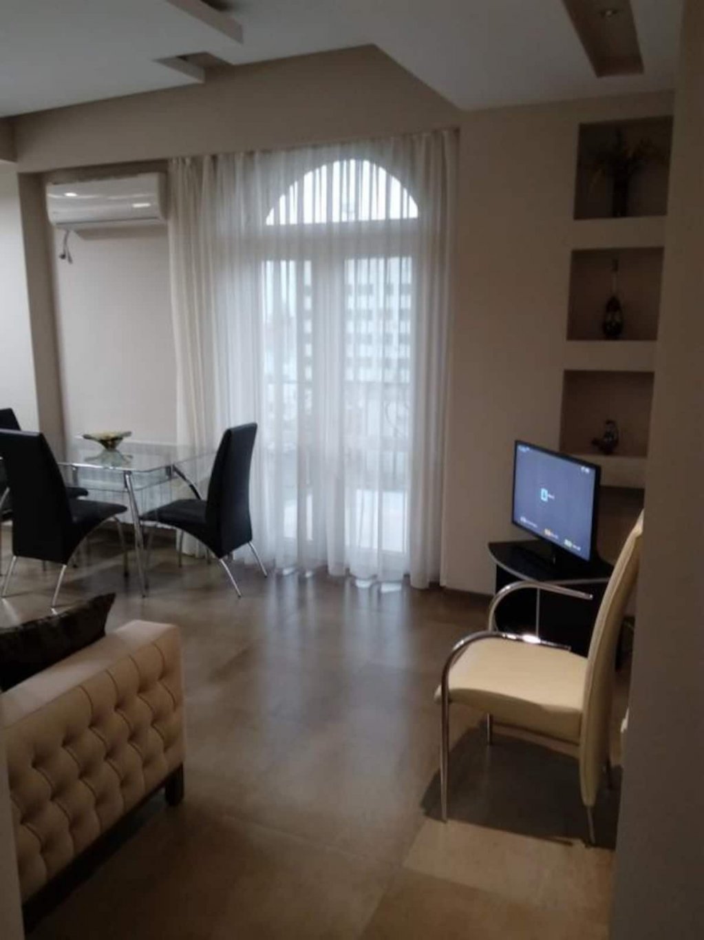 Spacious apartment on Rustaveli Avenue id-110 -  rent an apartment in Batumi