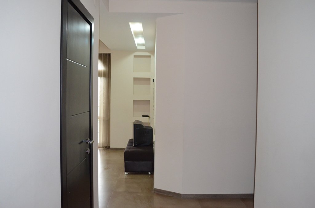 Spacious apartment on Rustaveli Avenue id-110 -  rent an apartment in Batumi