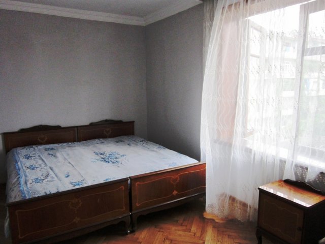 2-х комнатная квартира в центре id-116 - аренда апартаментов в Батуми