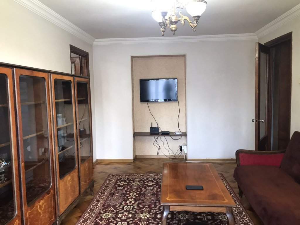 2-х комнатная квартира в центре id-116 - аренда апартаментов в Батуми