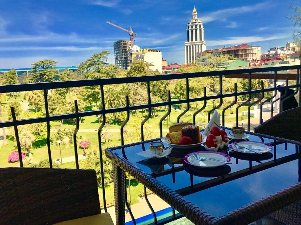 Rent a comfortable apartment in Batumi id-170 - Batumi Vacation Rentals