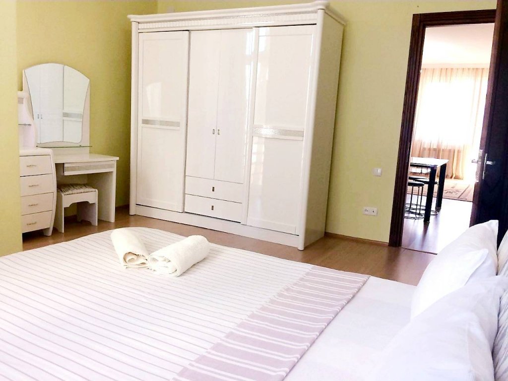 Well-groomed 4-room apartment id-203 - Batumi Vacation Rentals