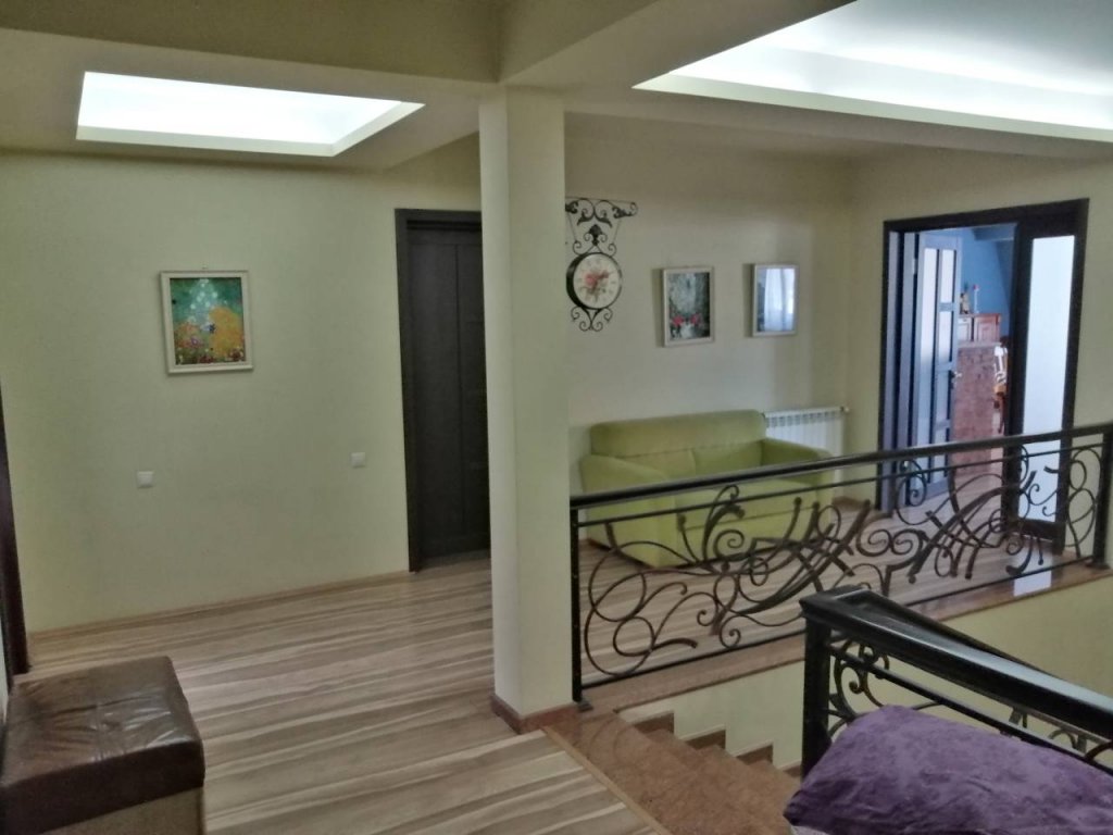 4-комнатные апартаменты в частном доме id-249 - аренда апартаментов в Батуми