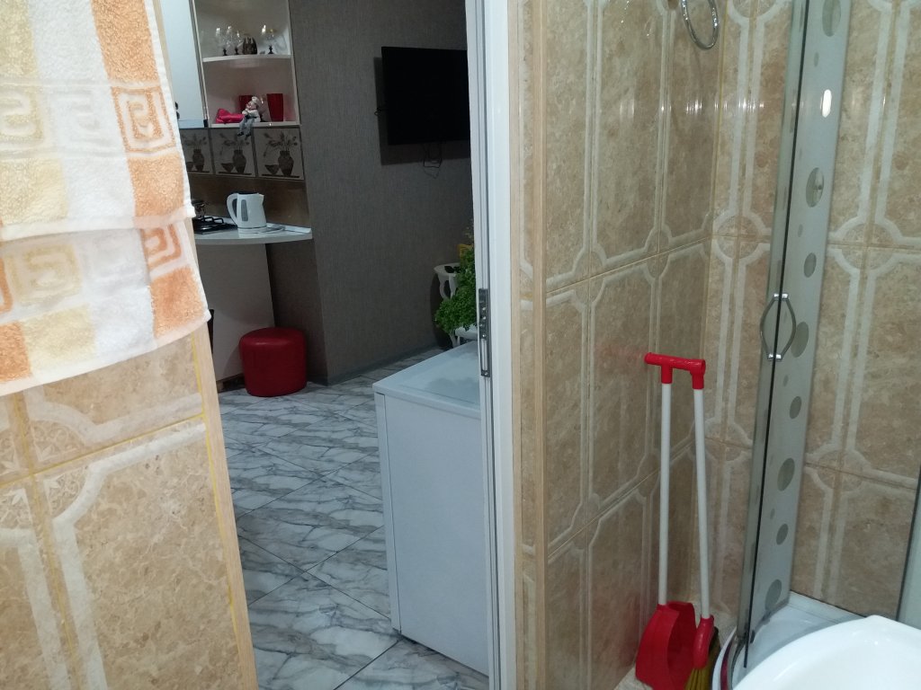Уютная двухкомнатная квартира у моря id-585 - аренда апартаментов в Батуми
