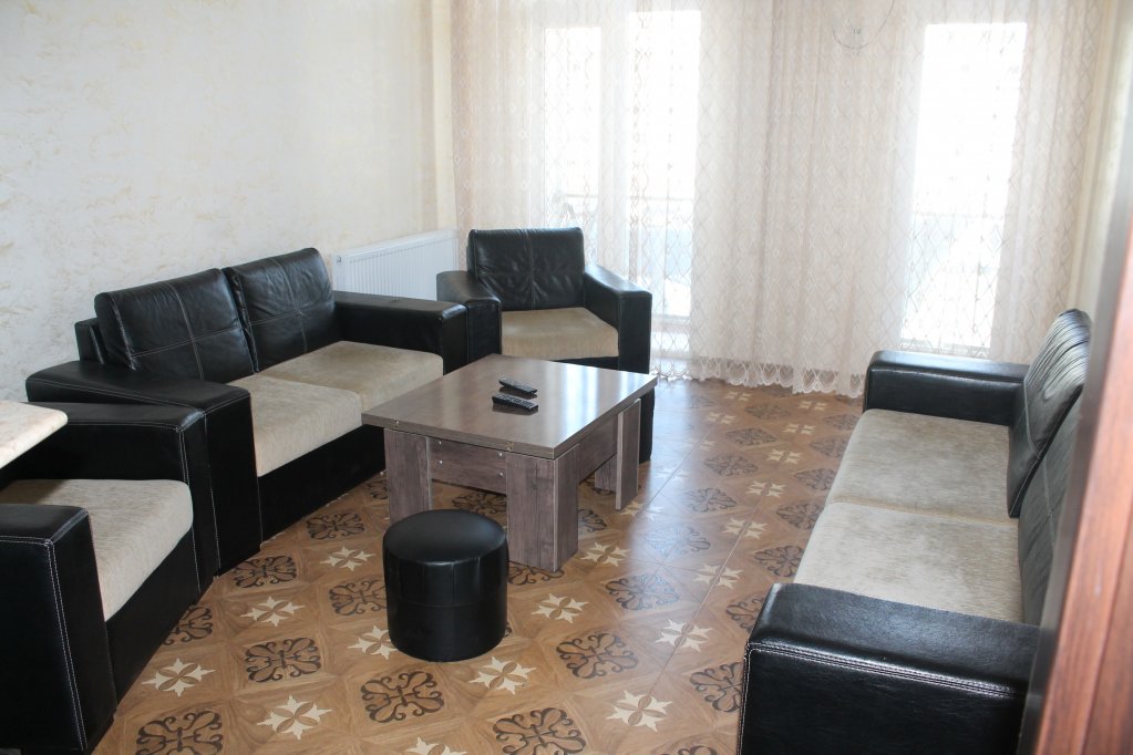 Уютная двухкомнатная квартира недалеко от моря id-604 - аренда апартаментов в Батуми