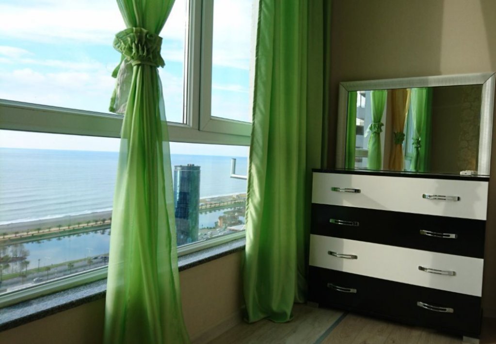 Двухкомнатная студия с панорамным видом на море id-635 - аренда апартаментов в Батуми