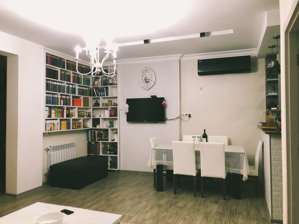 4-комнатная квартира на ул. В.Горгасали id-643 - аренда апартаментов в Батуми