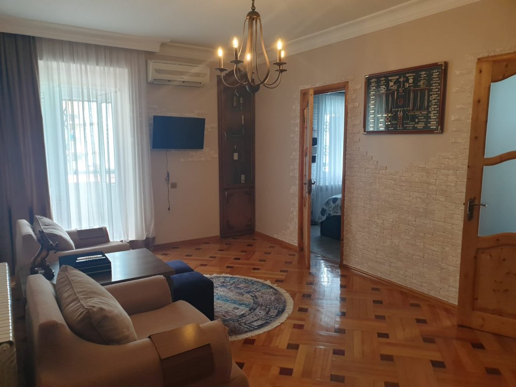 Spacious apartment near the sea in Batumi id-70 - Batumi Vacation Rentals