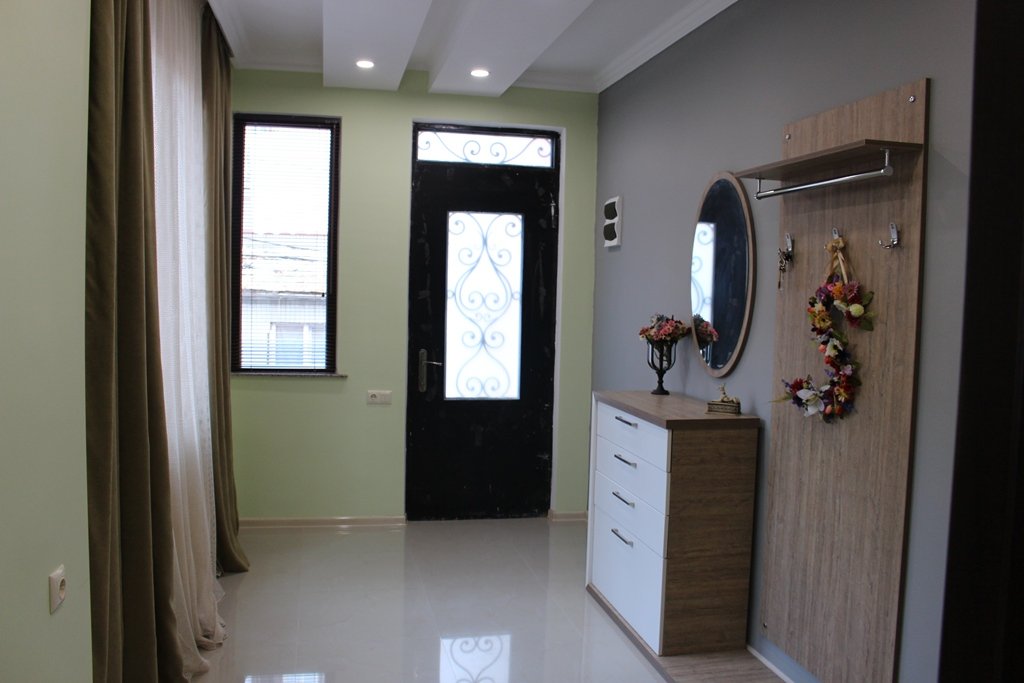 Просторная квартира в центре города id-782 - аренда апартаментов в Батуми
