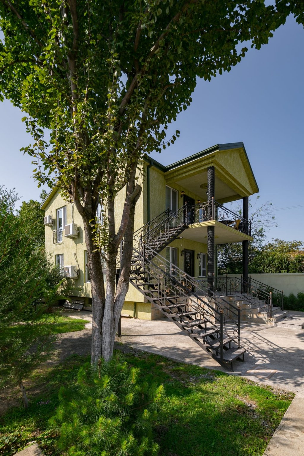 Apartment in a private house with a yard id-888 - Batumi Vacation Rentals