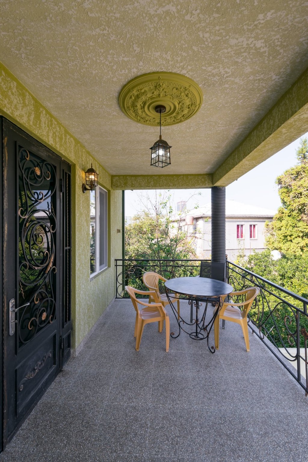 Apartment in a private house with a yard id-888 - Batumi Vacation Rentals