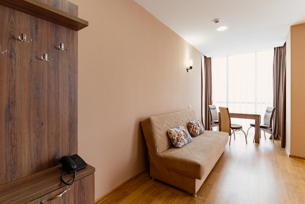 Bright and spacious 1-bedroom apartment near the sea id-1040 -  rent an apartment in Batumi